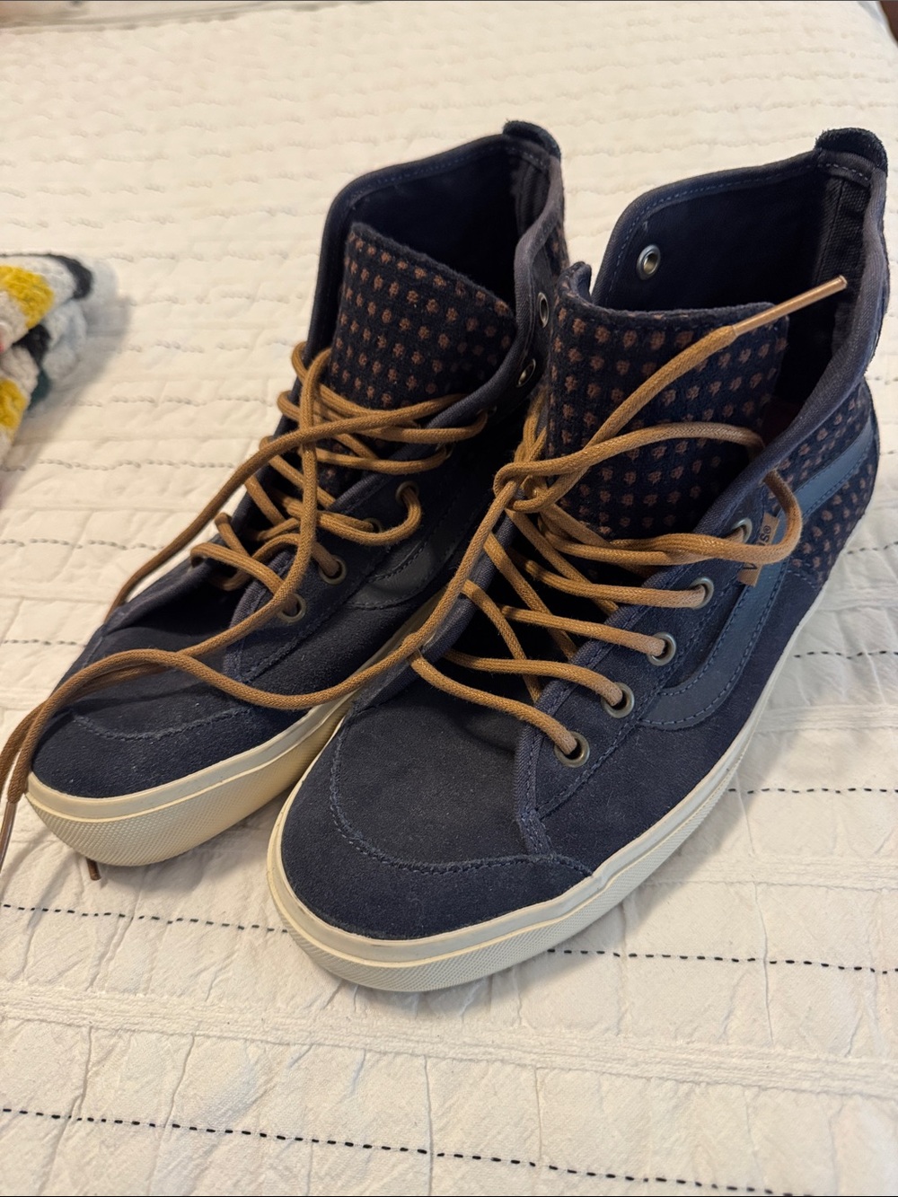 Early 2000’s new without box Vans Navy High-Top Sneakers with Brown Laces